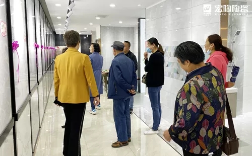 参观顾客图1 参观顾客图1