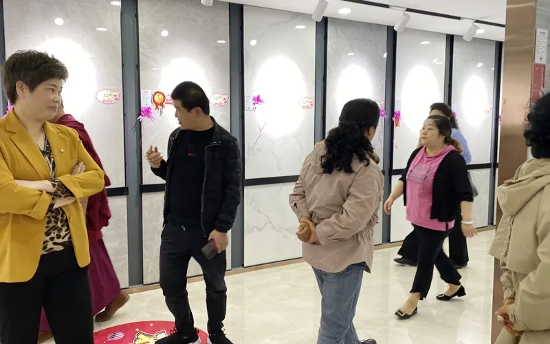 参观顾客图2 参观顾客图2